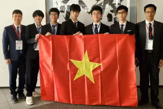 Học sinh Việt Nam đoạt 5 huy chương Olympic Vật lý quốc tế năm 2023
