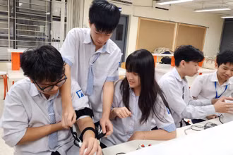 Giờ thực hành của nhóm nghiên cứu.