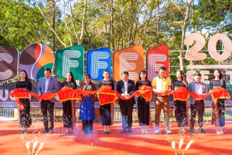 Hưởng ứng phục vụ Lễ hội Cà-phê Buôn Ma Thuột lần thứ 8 năm 2023, nhiều doanh nghiệp cũng khai trương các điểm uống cà-phê miễn phí cho khu khách khi đến với lễ hội.