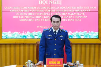 Thiếu tướng Vũ Trung Kiên, Phó Tư lệnh Pháp luật Cảnh sát biển Việt Nam chủ trì hội nghị.