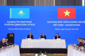 Tổng Bí thư Tô Lâm dự Tọa đàm bàn tròn doanh nghiệp Việt Nam-Kazakhstan. (Ảnh: Thống Nhất/TTXVN)