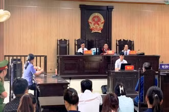 Quang cảnh phiên xét xử.