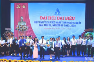 Ban Chấp hành Hội Sinh viên Việt Nam tỉnh Quảng Ngãi khóa 3, nhiệm kỳ 2023-2028 ra mắt trước Đại hội. 