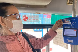 Hệ thống thẻ thanh toán vé xe buýt không dùng tiền mặt cài đặt trên các tuyến xe buýt tại Thành phố Hồ Chí Minh.