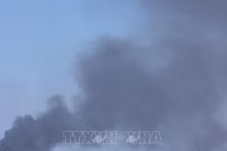 Khói bốc lên sau cuộc không kích trong xung đột Hamas-Israel tại Dải Gaza ngày 16/5/2024. (Ảnh: THX/TTXVN)