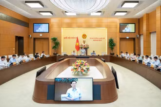 Một phiên họp của Ủy ban Thường vụ Quốc hội khóa XV. (Nguồn: quochoi.vn)