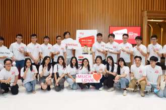 Các sinh viên được tuyển chọn tham gia Chương trình Thực tập sinh tài năng năm 2023.