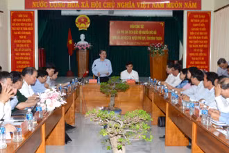 Toàn cảnh buổi làm việc.