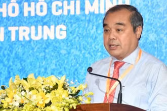 Phó Chủ tịch Thường trực Ủy ban nhân dân tỉnh Quảng Ngãi Trần Hoàng Tuấn phát biểu khai mạc Hội nghị.