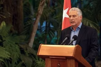 Chủ tịch Cuba Miguel Díaz-Canel phát biểu tại La Habana. (Ảnh: AFP/TTXVN)