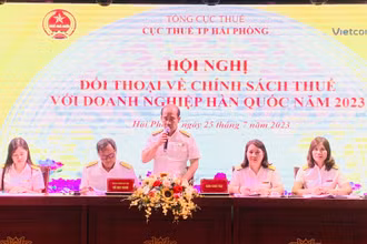 Lãnh đạo Cục Thuế Hải Phòng trả lời các ý kiến, kiến nghị của doanh nghiệp Hàn Quốc.