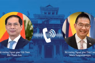 Bộ trưởng Ngoại giao Bùi Thanh Sơn điện đàm với Bộ trưởng Ngoại giao Thái Lan Maris Sangiampongsa.