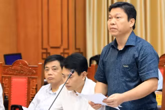 Ông Phạm Công Dịch, Phó Chánh Thanh tra tỉnh Thái Bình thông tin về kết quả thanh tra Kỳ thi tuyển sinh vào lớp 10 năm học 2024-2025 tại Thái Bình. (Ảnh: Thế Duyệt/TTXVN)