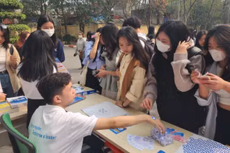 Thí sinh đăng ký dự thi tốt nghiệp trung học phổ thông năm 2023.