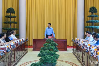 Chủ tịch nước Lương Cường làm việc với Văn phòng Chủ tịch nước.