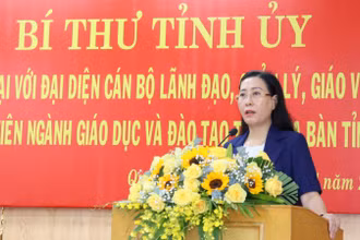 Bí thư Tỉnh ủy Quảng Ngãi Bùi Thị Quỳnh Vân phát biểu tại buổi đối thoại.