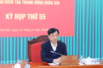 Đồng chí Nguyễn Duy Ngọc, Ủy viên Bộ Chính trị, Bí thư Trung ương Đảng, Chủ nhiệm Ủy ban Kiểm tra Trung ương chủ trì Kỳ họp. (Ảnh: ĐĂNG KHOA)