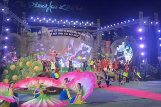 Khai mạc Lễ hội chợ phong lưu Khâu Vai năm 2023. (Ảnh: Thế Học)