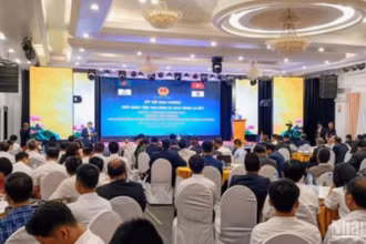 Quang cảnh Diễn đàn giao thương.