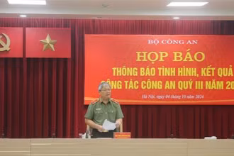 Thiếu tướng Hoàng Anh Tuyên, Người phát ngôn Bộ Công an chủ trì họp báo.