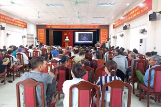 Tuyên truyền về công tác giải phóng mặt bằng đường Vành đai 4 cho người dân tại huyện Đan Phượng.