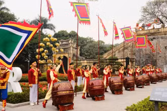 Hoàng thành Thăng Long rực rỡ sắc xuân trong những ngày Tết.