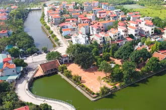Người dân Đan Phượng ngày càng có ý thức giữ gìn làng xóm xanh, sạch, đẹp.
