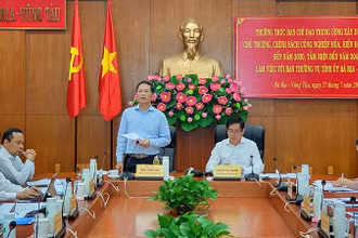 Đồng chí Trần Tuấn Anh phát biểu tại buổi làm việc.