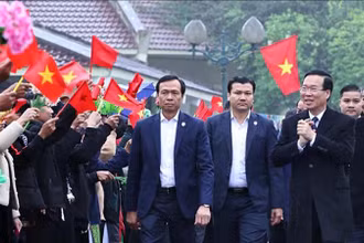 Chủ tịch nước Võ Văn Thưởng đến dự Ngày hội sắc xuân trên mọi miền tổ quốc. Ảnh: TTXVN