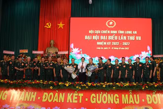 Ban Chấp hành Hội Cựu Chiến binh tỉnh Long An nhiệm kỳ 2022- 2027 ra mắt Đại hội.