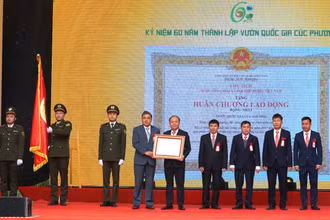 Vườn quốc gia Cúc Phương vinh dự đón nhận Huân chương Lao động hạng Nhất.