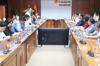 Đồng chí Lê Quốc Minh phát biểu tại buổi làm việc với lãnh đạo tỉnh Quảng Nam.