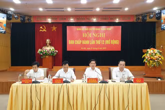 Đồng chí Nguyễn Văn Thể, Ủy viên Trung ương Đảng, Bí thư Đảng ủy Khối điều hành hội nghị.