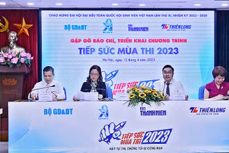 Đại diện Ban Tổ chức cung cấp thông tin về chương trình “Tiếp sức mùa thi” năm 2023.
