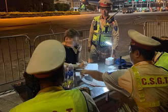 Lái xe dương tính ma túy bị phát hiện khi đang điều khiển xe trên cao tốc.