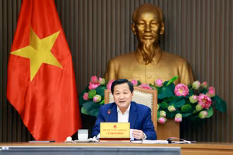 Phó Thủ tướng Lê Minh Khái phát biểu tại cuộc họp.