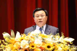 GS.TS Nguyễn Xuân Thắng, Ủy viên Bộ Chính trị, Chủ tịch Hội đồng Lý luận Trung ương, Giám đốc Học viện Chính trị quốc gia Hồ Chí Minh phát biểu tại Hội thảo.