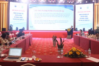 Toàn cảnh hội nghị.