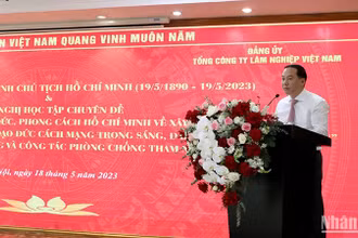 Đồng chí Hồ Xuân Trường, Phó Bí thư Đảng ủy Khối phát biểu tại Hội nghị.