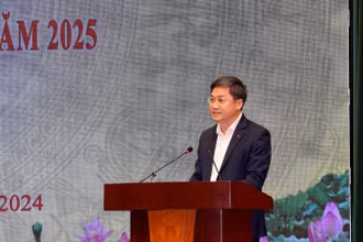 Ông Hà Minh Hải, Phó Chủ tịch UBND TP Hà Nội phát biểu tham luận tại hội nghị. Ảnh: mof.gov.vn