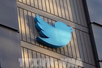 Biểu tượng Twitter tại trụ sở ở San Francisco, California, Mỹ. (Ảnh: AFP/ TTXVN)