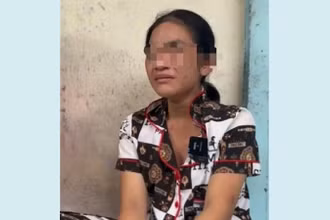 Em N.T.B.V chằng chịt vết thương trên cơ thể, ngậm ngùi kể lại việc nhiều lần bị bà Kiểu hành hạ, đánh đập lúc làm thuê để trừ nợ. 