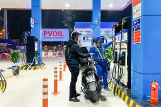 Một điểm bán xăng của PVOil. (Ảnh: Vietnam+)