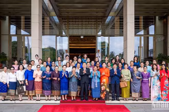 [Ảnh] Chủ tịch Quốc hội Trần Thanh Mẫn tiếp Đoàn đại biểu Hội Phụ nữ và nữ doanh nhân hai nước Lào và Campuchia