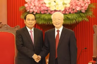Tổng Bí thư Nguyễn Phú Trọng tiếp đồng chí Bounthong Chitmany, Ủy viên Bộ Chính trị, Thường trực Ban Bí thư Đảng Nhân dân Cách mạng Lào, Phó Chủ tịch nước Lào. (Ảnh: Trí Dũng/TTXVN)