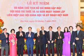 [Ảnh] Lễ kỷ niệm 60 năm Chủ tịch Hồ Chí Minh gặp mặt đội ngũ trí thức