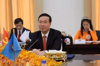 Thường trực Ban Bí thư Võ Văn Thưởng tại buổi hội đàm với Samdech Say Chhum, Phó Chủ tịch CPP, Chủ tịch Thượng viện Vương quốc Campuchia. (Ảnh: Vũ Hùng/TTXVN)