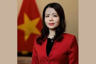Thứ trưởng Ngoại giao Nguyễn Minh Hằng.