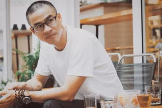 Chân dung Nguyễn Phong Việt.