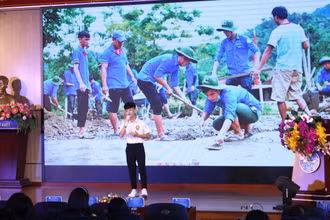 Sinh viên hùng biện tại Cuộc thi.